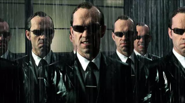 Tie original Agent Smith (Hugo Weaving) in the Matrix Revolutions