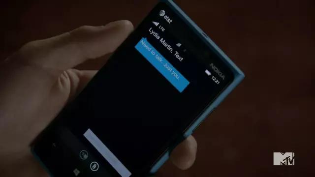Smartphone de Stiles Stilinski (Dylan O'Brien) dans Teen Wolf (S03E06)