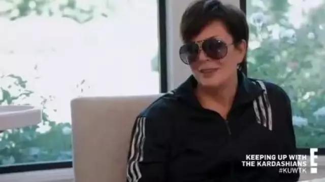 Avi­a­tor Sun­glass­es worn by Kris Jenner in Keeping Up with the Kardashians Season 18 Episode 3